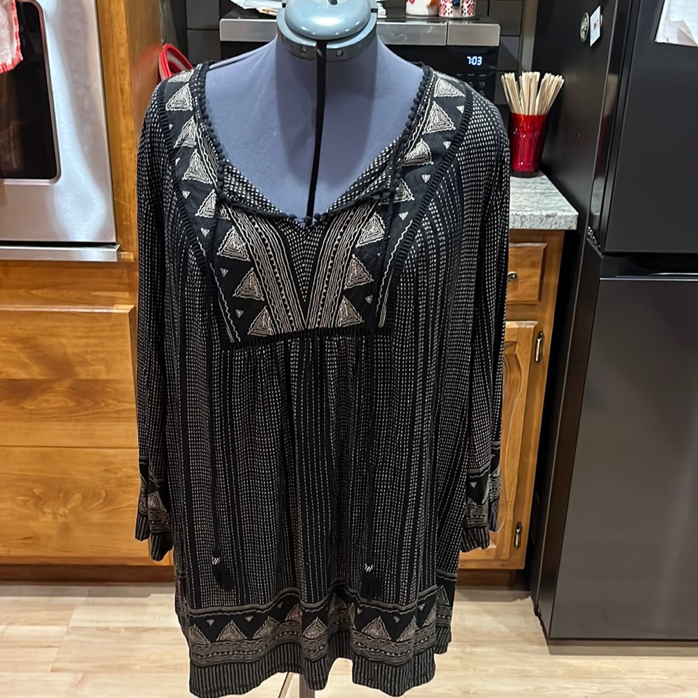 Cute plus size 3 top. Great for work or play